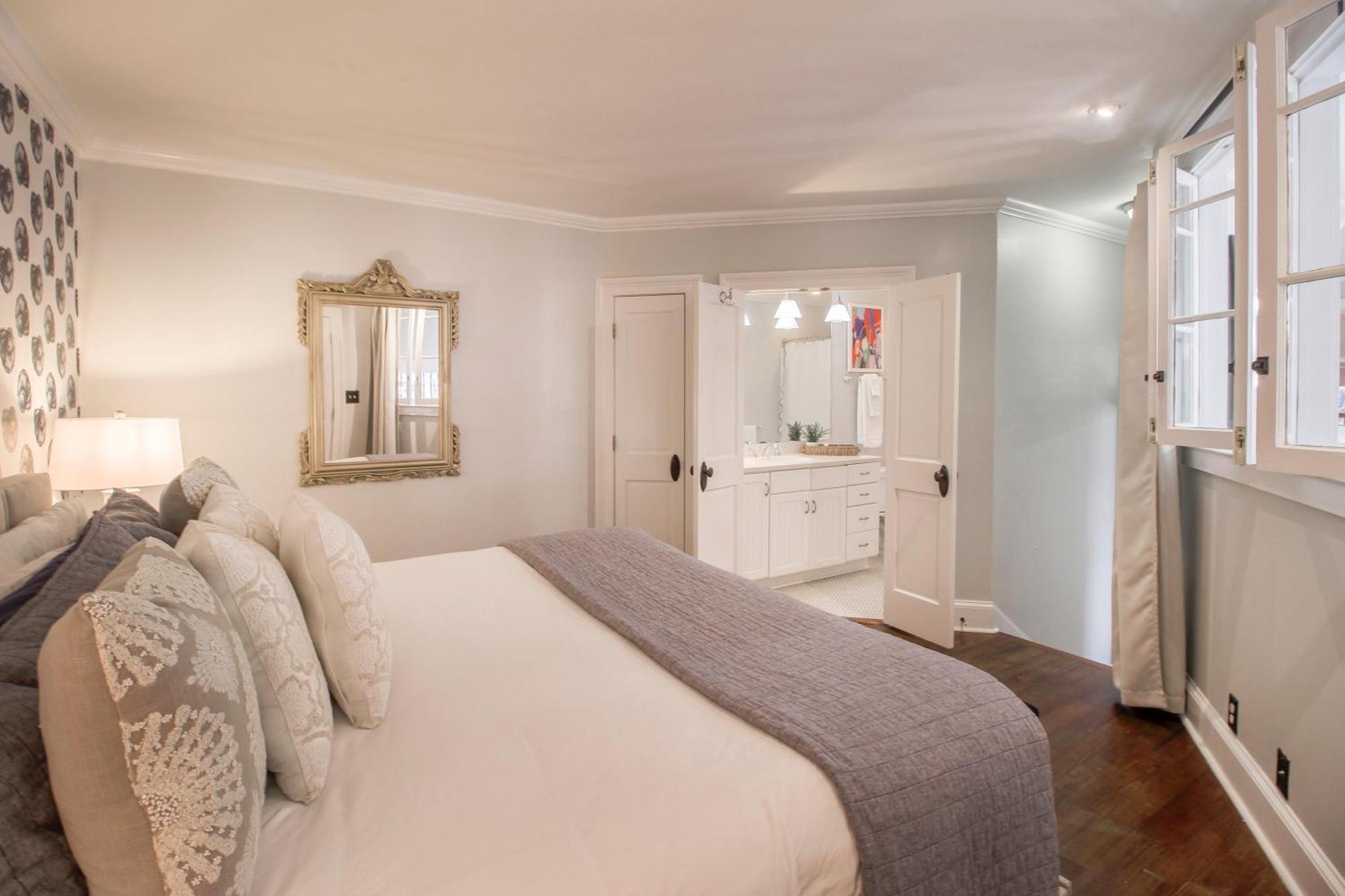 Walk To It All In Downtown, Double King Beds Savannah Exterior foto