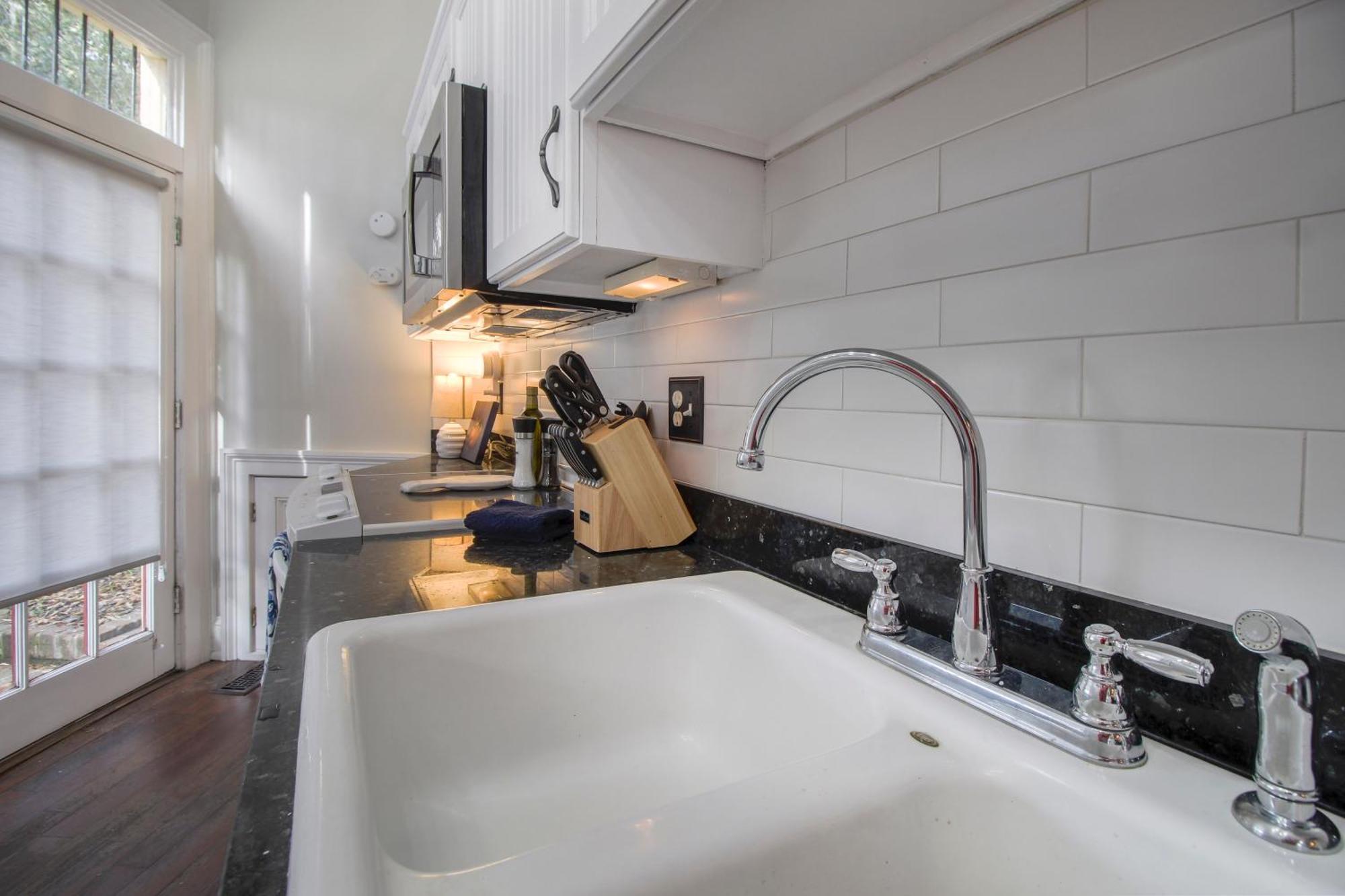 Walk To It All In Downtown, Double King Beds Savannah Exterior foto